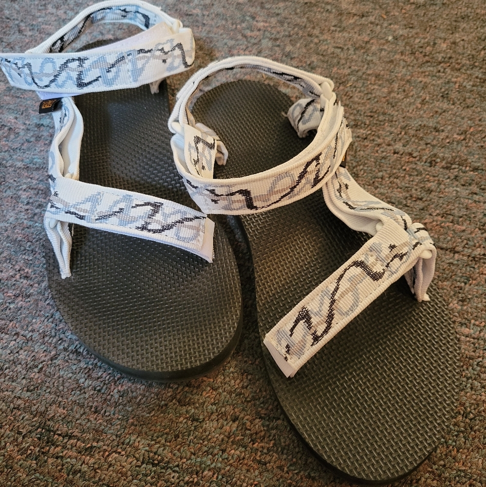 Teva Size 8 Velcro Sandals